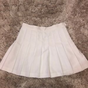 AMERICAN APPAREL WHITE SKIRT